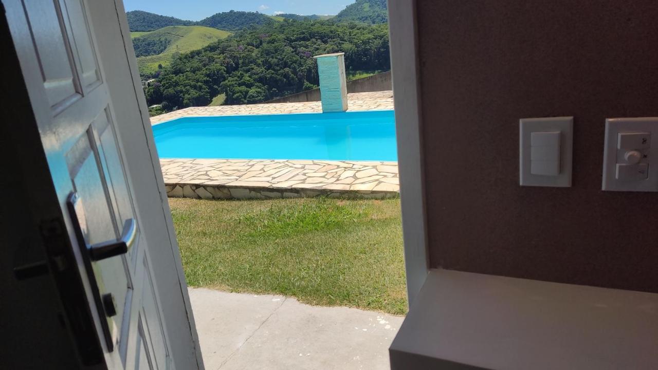 Suite Requinte da Serra Miguel Pereira Esterno foto
